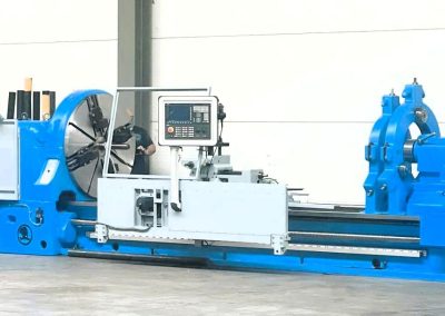 #06428 Torno paralelo SKODA SRM125/4000 – CNC SIEMENS SINUMERIK 828D, accionamientos SINAMICS – Año de modernizacion general:2021